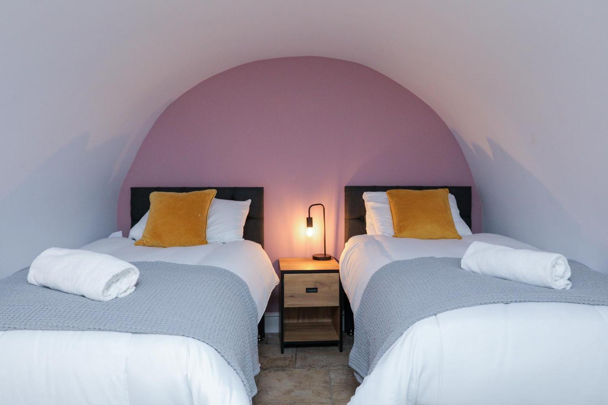 Wonderful Apartment In Bath With Garden - Sleeps 8 Eksteriør billede