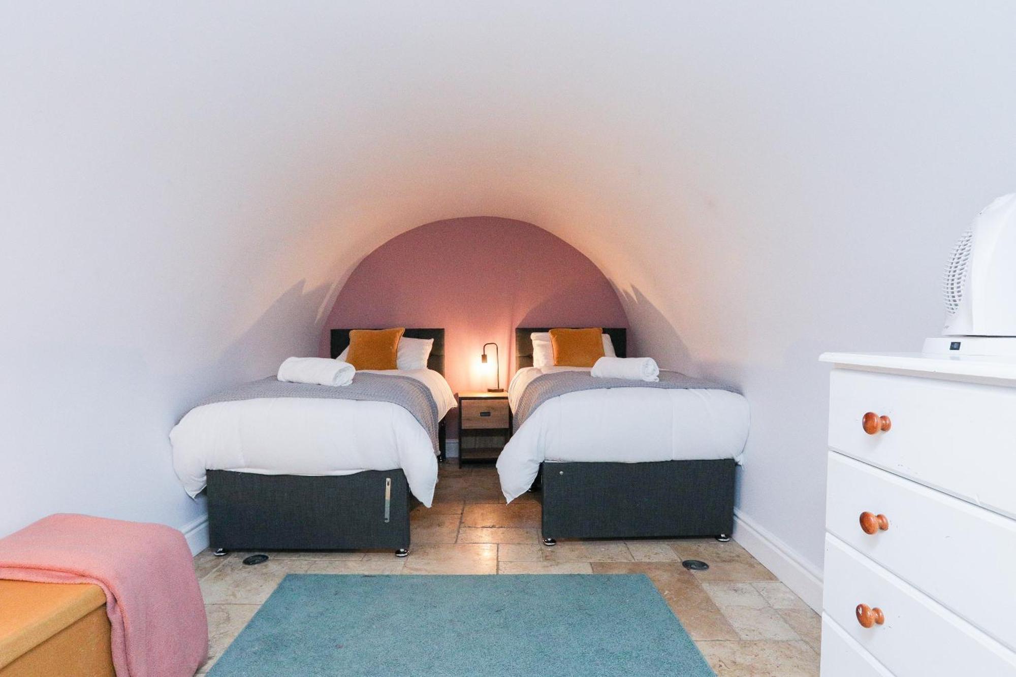 Wonderful Apartment In Bath With Garden - Sleeps 8 Eksteriør billede